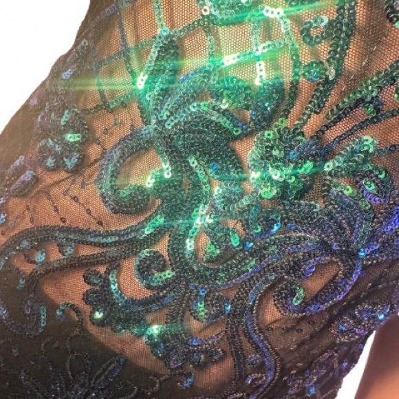 Iridescent sequin dress - Picture 4 of 5